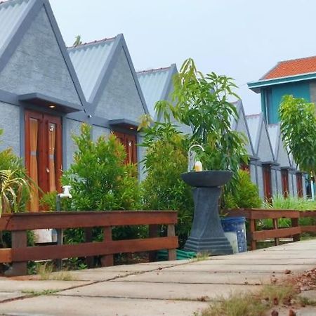E2 Guest House 카리문자와 외부 사진