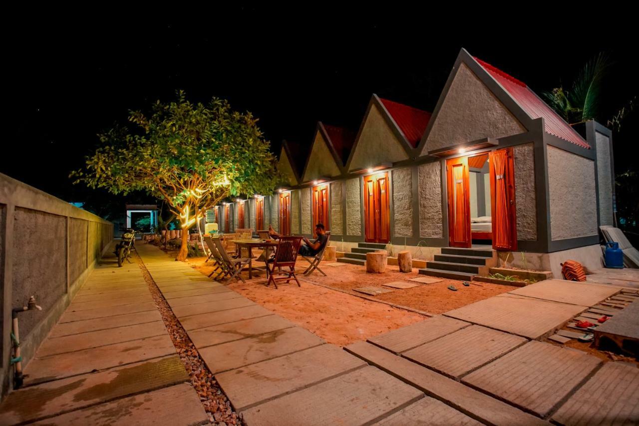 E2 Guest House 카리문자와 외부 사진